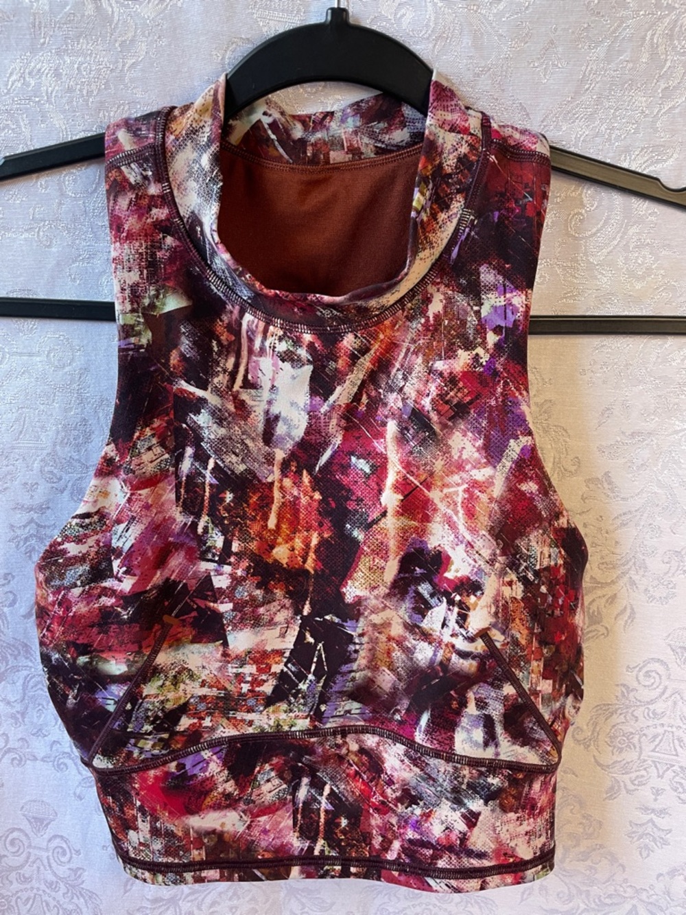 NWOT LuLuLemon Sleeveless High-Neck Abstract Print Crop Top.  Size 4.